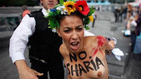 Журналисты выяснили, что FEMEN раздеваются за зарплату