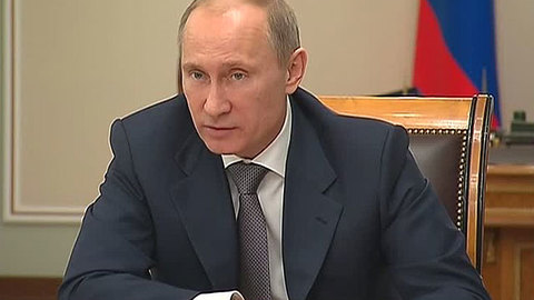 Путин распорядился повысить зарплаты учителей в регионах