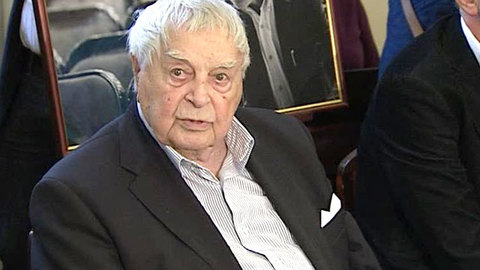 Любимов опроверг слухи о скором возвращении на "Таганку"