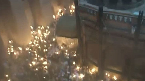Российские делегаты получили частицу Благодатного огня