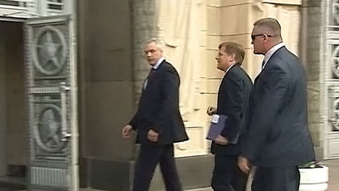 Макфол ходил на Смоленскую площадь за нотой протеста