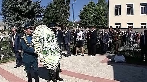 Путин поздравил лидеров Абхазии и Южной Осетии с пятилетием независимости