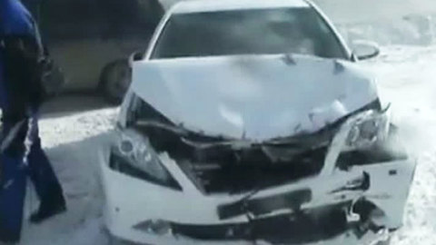 Передвигаться по сибирским трассам практически невозможно из-за пурги