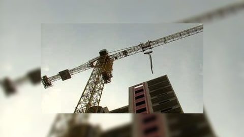В Красноярске рухнул строительный кран, есть пострадавшие