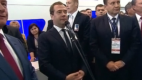 Медведев прибыл на открытие МАКС-2013