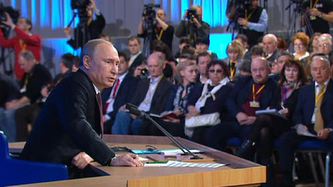 Путин о Pussy Riot: их жалко, но не за то, что сидят