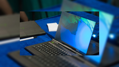 LightPad превращает смартфон в проекционный ноутбук