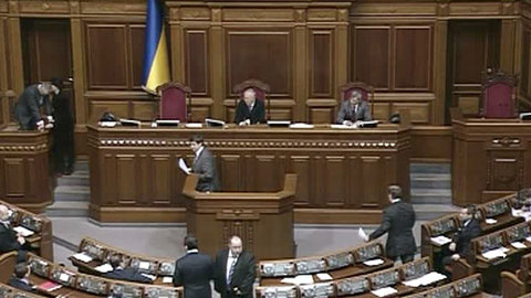 Разделенная Рада: оппозиция предлагает вынести вотум недоверия правительству