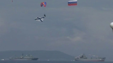 День ВМФ: Россия и Украина прошли в общем строю