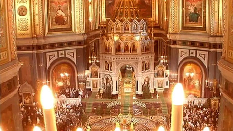 Более 2000 детей собрались в храме Христа Спасителя на Рождественский праздник