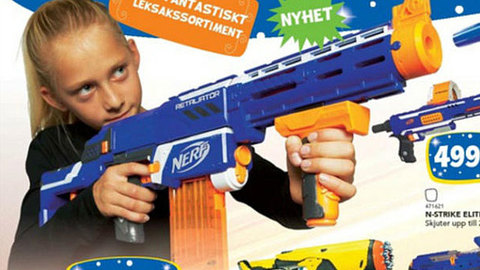 Игрушки против сексизма: шведским девочкам выдали оружие