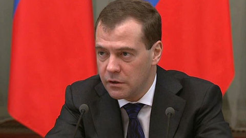 Медведев поручил подготовить новые выборные законы к 15 февраля