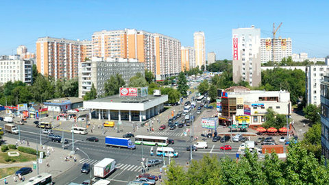 Землетрясение в Москве: жители выбегают из домов