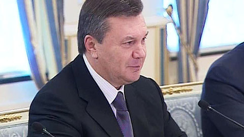 Янукович готов подписать закон, позволяющий Тимошенко лечиться в Европе