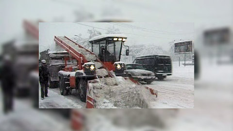 На юге России без света остались более ста тысяч человек