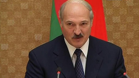 Лукашенко пообещал освободить всех политзаключенных