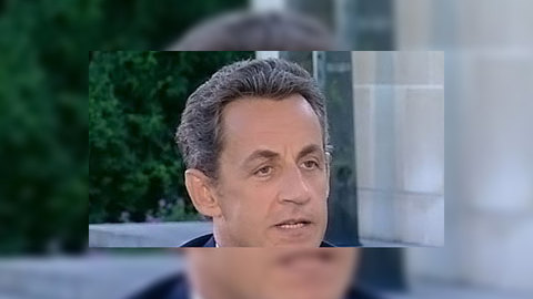 Саркози: продажа России "Мистралей" не представляет угрозы для соседей