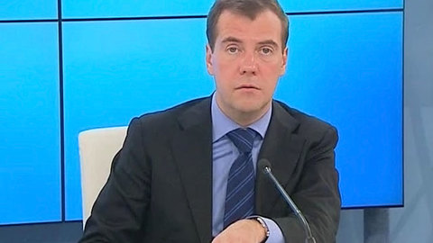 Медведев: основы религии будут изучаться во всех школах