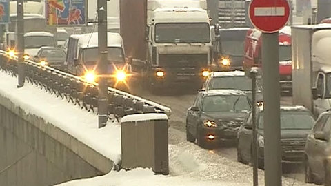 С улиц Москвы вывезли первый миллион кубометров снега