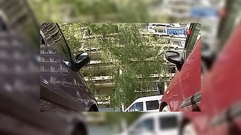 Москвичи просят спасти их от засилья чужих машин