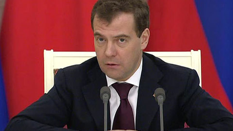 Медведев: с атаками на ЖЖ должны разобраться правоохранительные органы