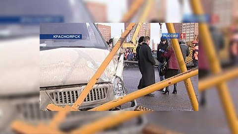 ЧП в Красноярске: упавший кран чудом не погубил людей