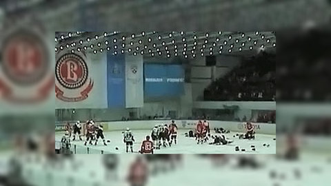 Хоккеисты "Витязя" и "Авангарда" устроили "ледовое побоище"