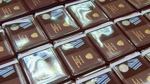 Покорителям космоса вручены высокие награды