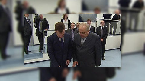 Медведев предложил назвать суперкомпьютер именем Ломоносова
