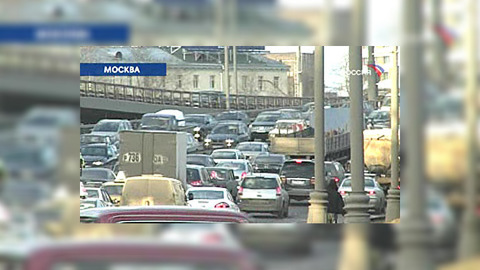 Многокилометровые пробки перекрыли Ленинградку