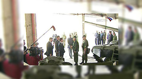 Цхинвальцы встретили Медведева аплодисментами