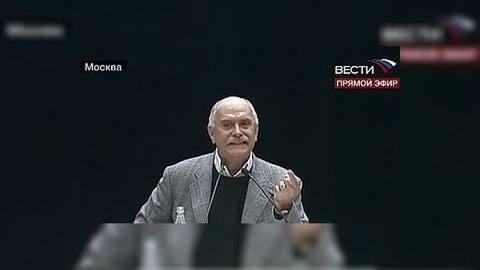 Михалков призвал кинематографистов принять взвешенное решение