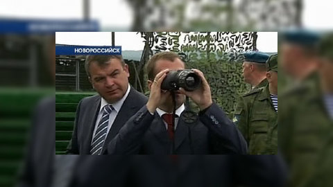 Медведев: до конца года армия должна принять новый облик