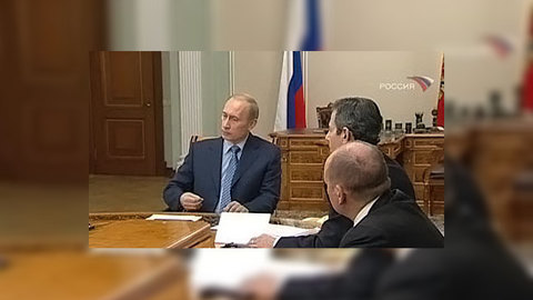 Путин заслужил звание "Человек года", считают политологи и журналисты