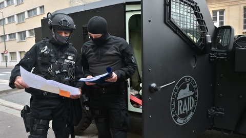 Двое погибших, семь пострадавших: суданец устроил резню на улице французского города