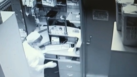 Дело об избиении в аптеке известного историка дошло до суда