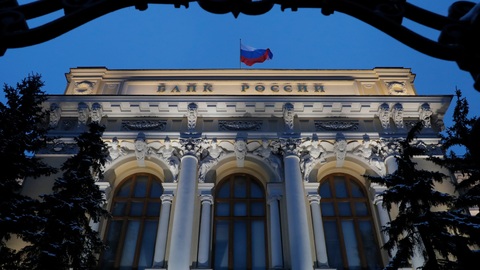 Петр Авен раскритиковал высказывания Олега Дерипаски о санкциях и роли ЦБ