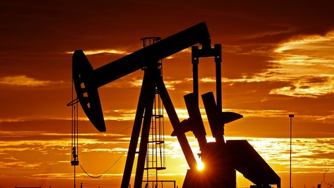 Мировые цены на нефть резко падают