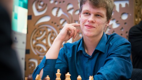 Шахматист Артемьев оставил Карлсена без полуфинала