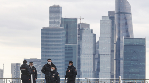 Из-за COVID-19 в Москве запретили акции 21 апреля и 1 мая