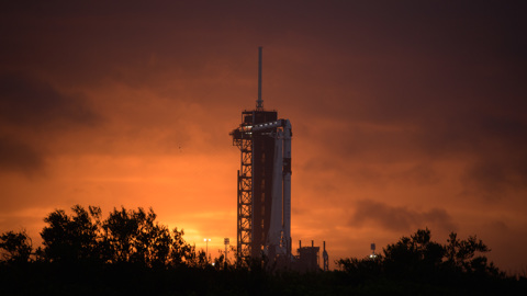 Запуск ракеты-носителя Falcon 9 отменили за 5 секунд до старта