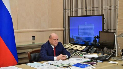 Мишустин поручил принять временные правила доставки вакцины от COVID-19