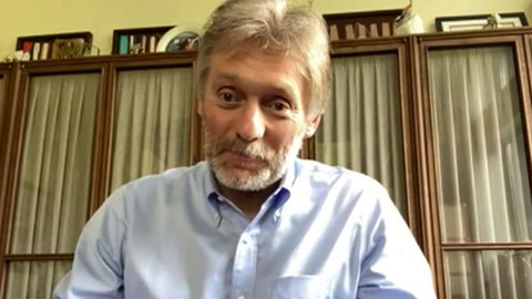 Песков поделился подробностями перенесенной болезни и жизни с Навкой