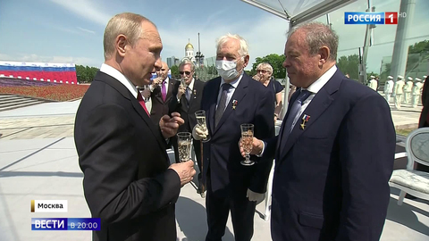Путин наградил тех, на ком держится страна