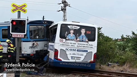 Два поезда столкнулись в Чехии: 1 погибший, десятки пострадавших