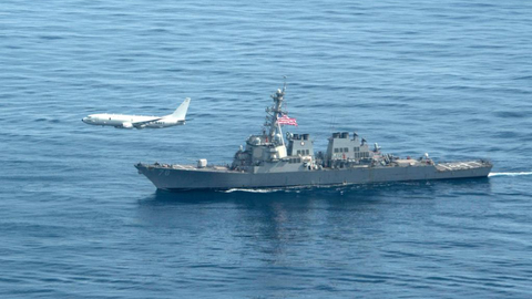 В Таллин зашел ракетный эсминец USS Porter