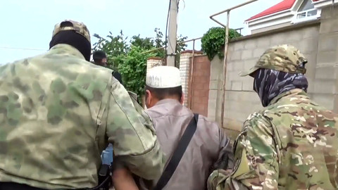 ФСБ опубликовала видео задержания участников банды Шамиля Басаева и Хаттаба