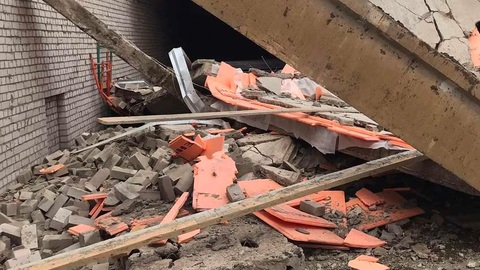 Три человека стали жертвами обрушения строящегося здания в Кировской области