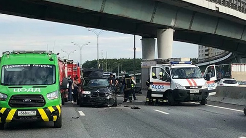Движение по МКАД серьезно затруднено из-за ДТП