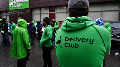 Delivery Club выплатила курьерам большую часть долгов по зарплате